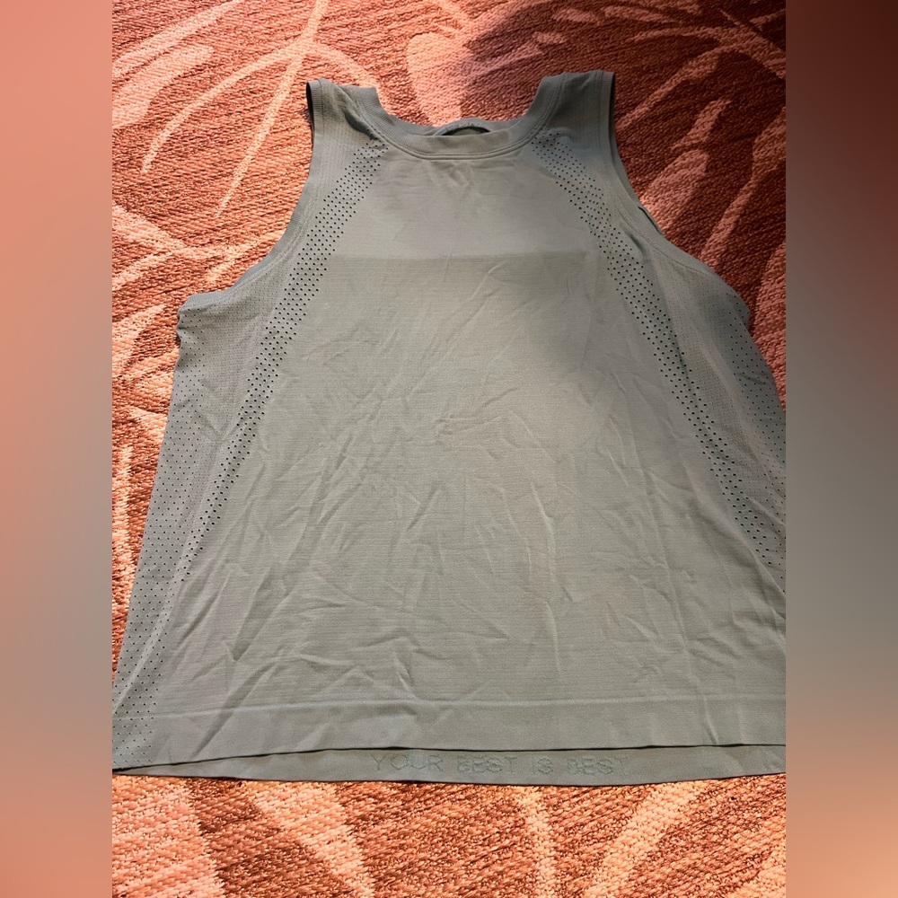 Lululemon tank